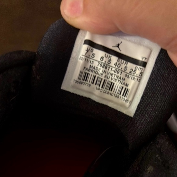 AIR JORDAN Men's Shoes - Picture 3 of 3